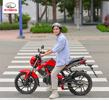 Bí quyết lái xe 50cc an toàn mùa mưa