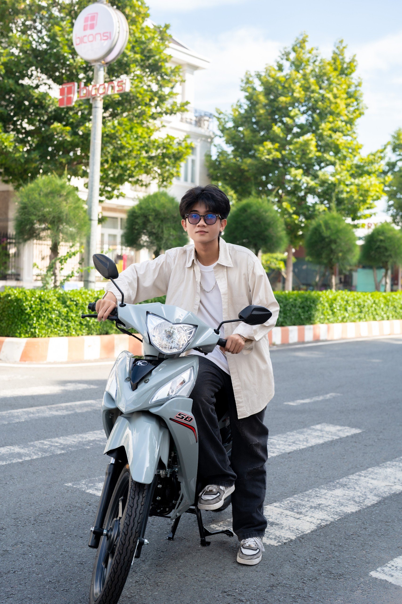 Visars 50 kiểu sáng thể thao