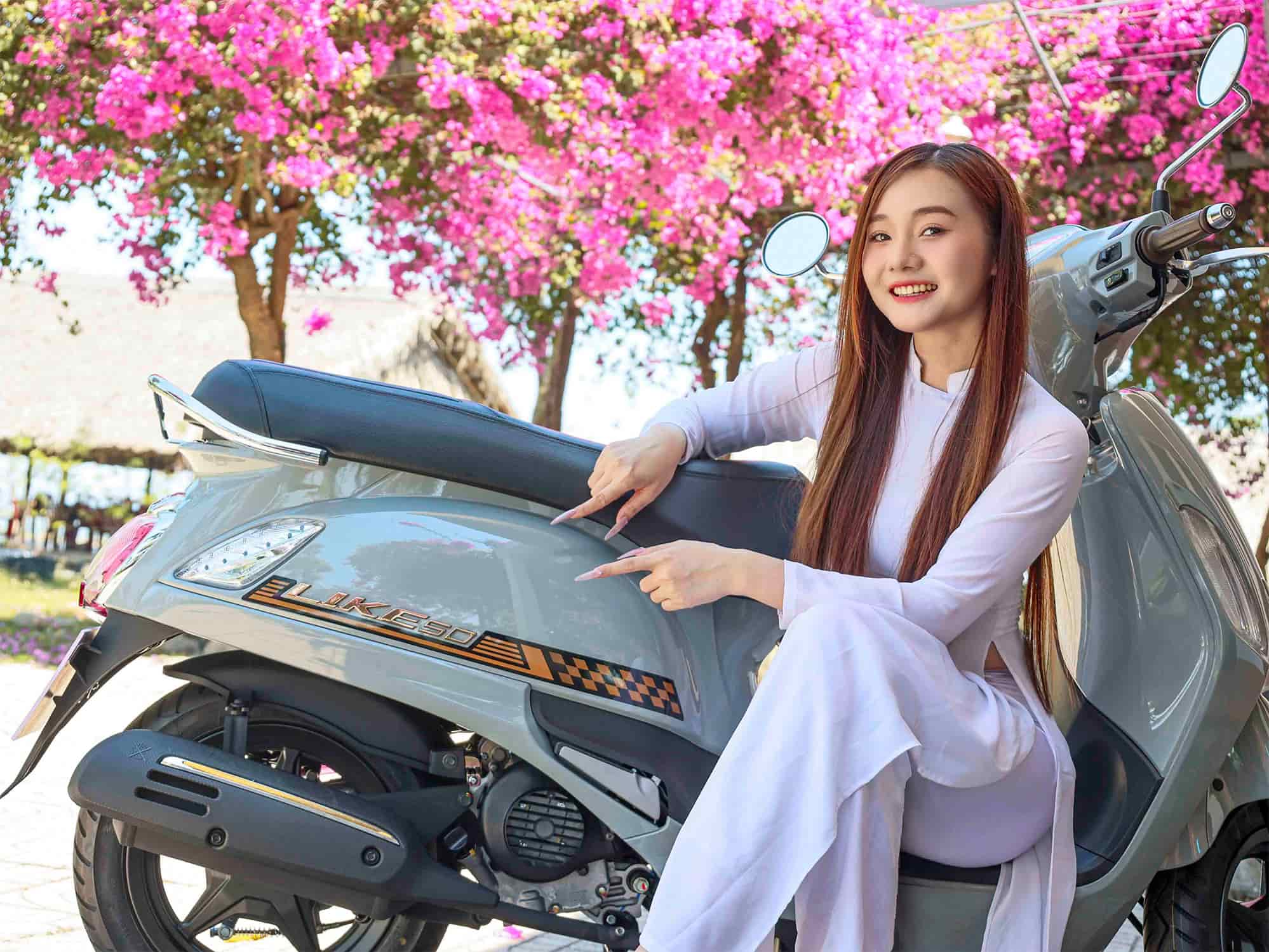 Xe dưới 50cc Like và học sinh